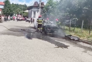 incendiu auto campulung (4)