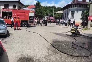 incendiu auto campulung (5)