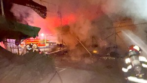 incendiu stand legume si fructe CNCD (2)