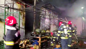 incendiu stand legume si fructe CNCD (2)